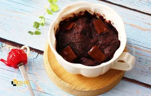 ماگ کیک شکلاتی با شکلات صبحانه